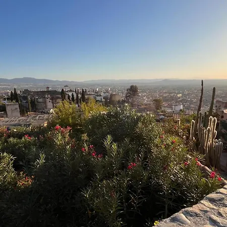 Casa Los Abetos Cerca De La Alhambra Y Sierra Nevada Cenes De La Vega Exterior photo